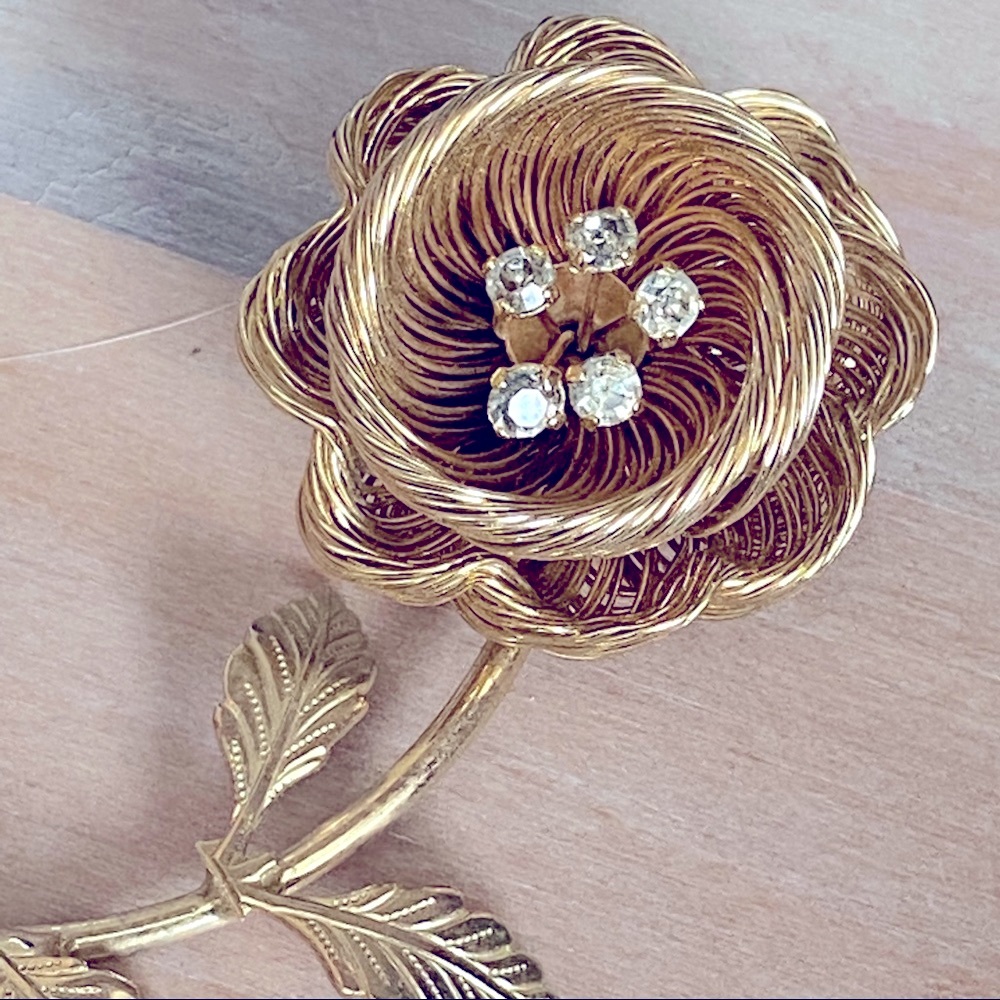 Gold Tone Flower Pin Brooch - Picture 2 of 5